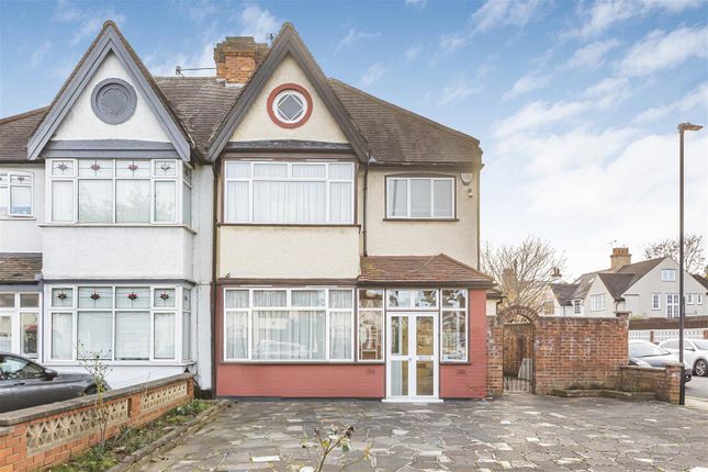 Ridge Avenue, Winchmore Hill, N21 3 bed semi