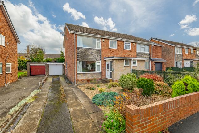 Kingsway Close, Ossett, WF5 3 bed semi