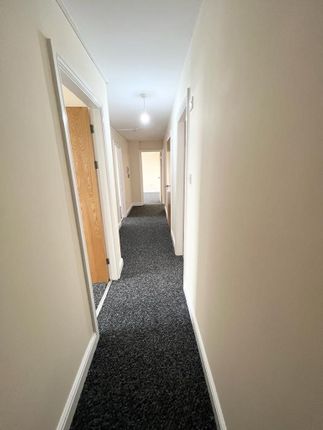 3 bed flat