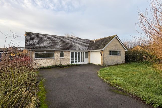 Kingsmead, Lechlade, Gloucestershire... 4 bed bungalow for sale