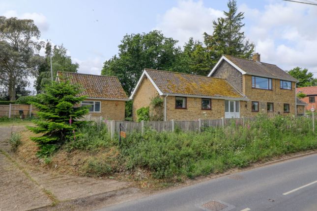 South Walsham Road, Norwich NR13 3 bed detached house for sale