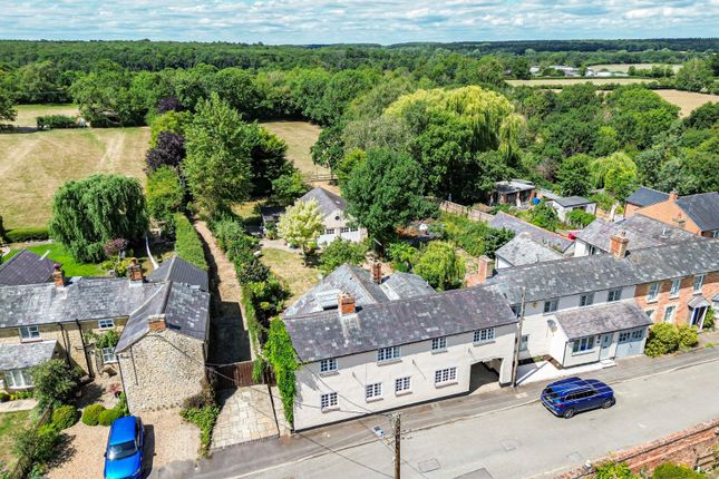 Silverstone, Towcester, Northamptonshire 5 bed detached house for sale