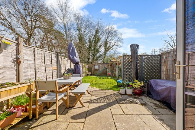 New North Road, Reigate, Surrey, RH2 2 bed semi