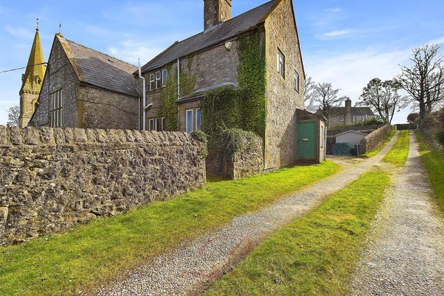 2 bedroom semi-detached house for sale