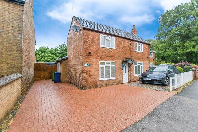 2 bedroom detached house for sale