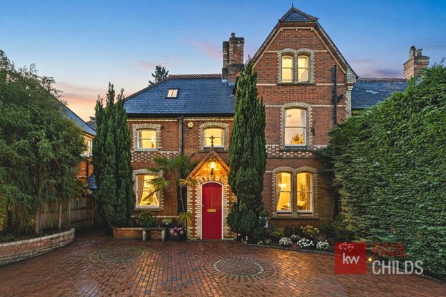 5 bedroom semi-detached house for sale