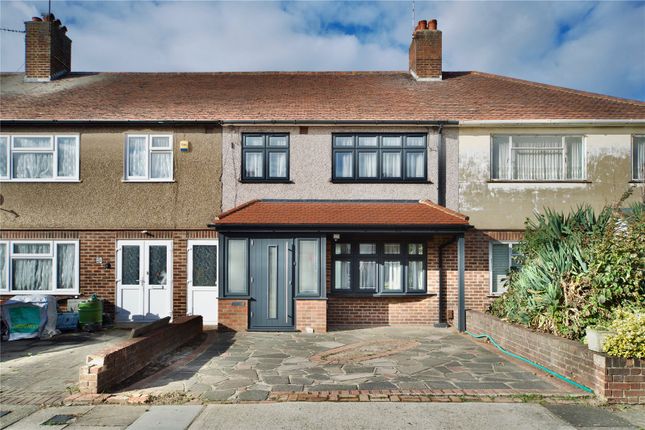 Cranmer Gardens, Dagenham, Essex, RM10 3 bed terraced house for sale