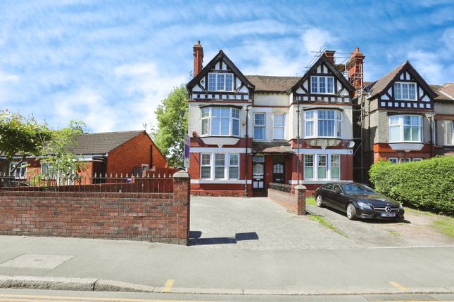 5 bedroom semi-detached house for sale