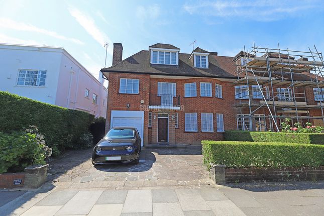 5 bedroom semi-detached house for sale