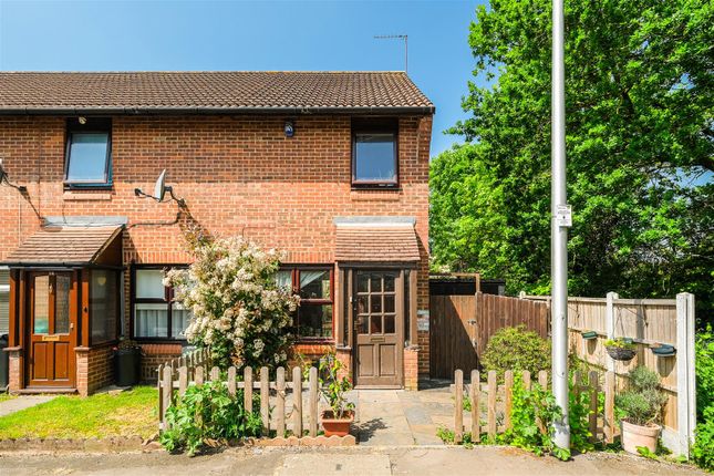 Goldhaze Close, Woodford Green 2 bed house for sale