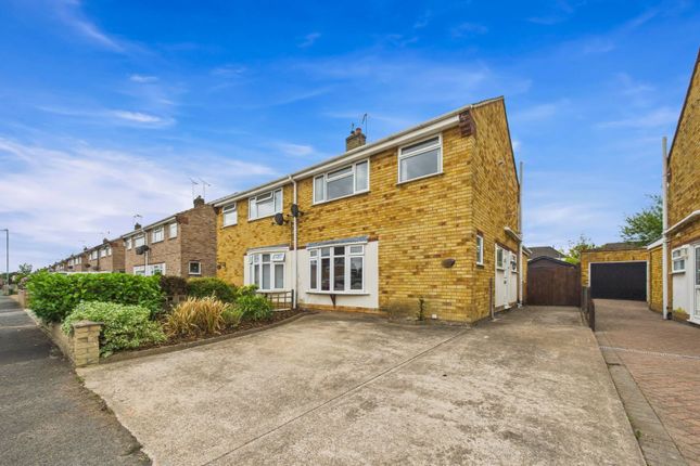 Penhill Crescent, Worcester... 3 bed semi