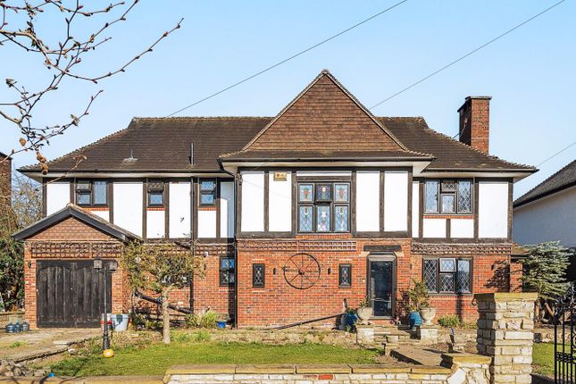 6 bedroom detached house for sale