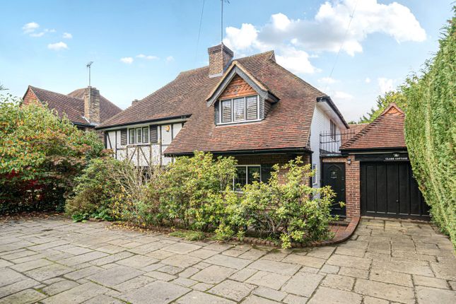 Lammas Lane, Esher, KT10 3 bed detached house for sale