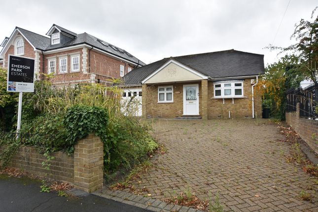 Herbert Road, Hornchurch, RM11 3 bed detached house for sale