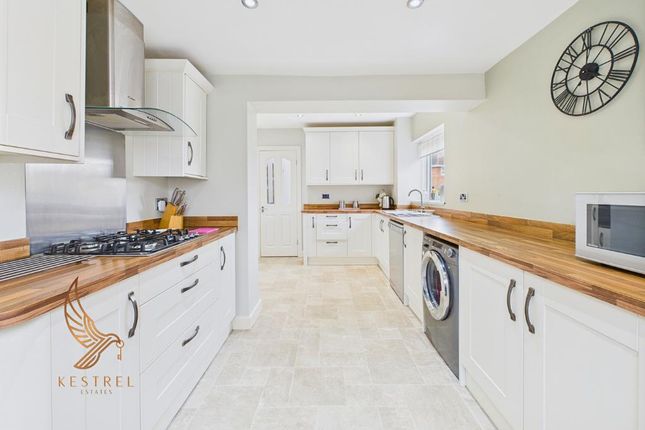 South Street, Hemsworth WF9 3 bed detached house for sale