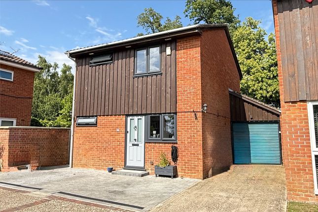 3 bedroom link detached house for sale