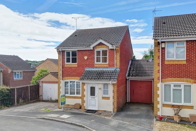 3 bedroom link detached house for sale