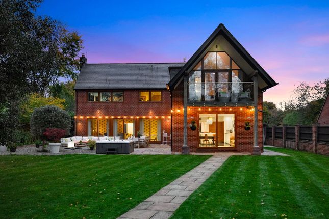 Wellhouse Road, Alton GU34 5 bed detached house for sale