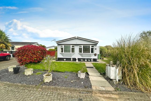 Hatfield Broadoaks Road, Bishop's... 2 bed mobile home for sale