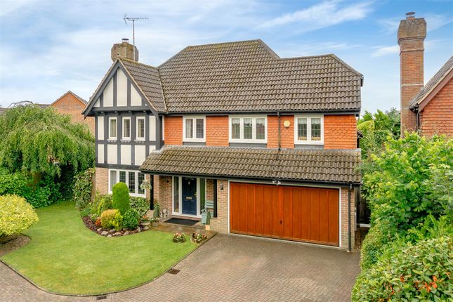 Owers Close, Horsham 4 bed detached house for sale