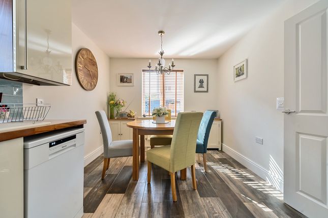 Blue Cedar Close, Yate, BS37 3 bed semi