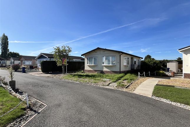 Palm Grove Court, Thorne, Doncaster 3 bed park home for sale