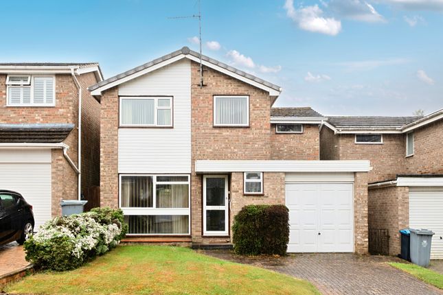 Edgeworth Drive, Carterton... 4 bed detached house for sale