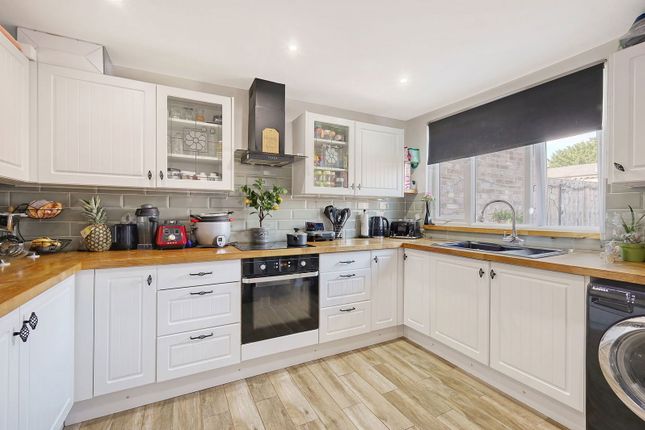 The Willows, Basildon SS13 3 bed terraced house for sale