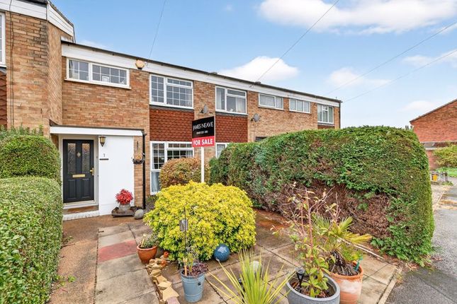 Marlborough Close, Hersham 3 bed terraced house for sale