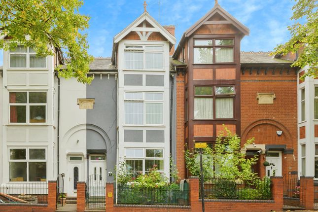 5 bedroom terraced house for sale