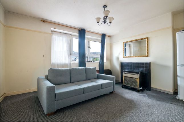 Flat, The Crest, Knights Hill, London 2 bed flat for sale