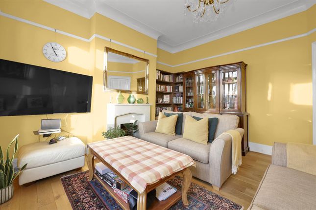 Greenhill Park, London NW10 4 bed flat for sale