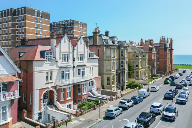 Third Avenue, Hove, BN3 2 bed flat for sale
