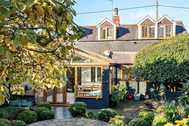 2 bed detached house