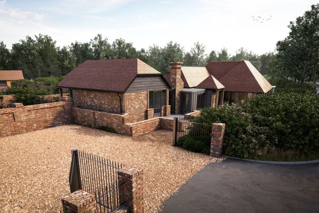 Smithbrook, Cranleigh, Surrey, GU6 3 bed detached house for sale