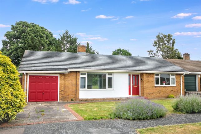 LANG CLOSE, FETCHAM, KT22 2 bed detached bungalow for sale