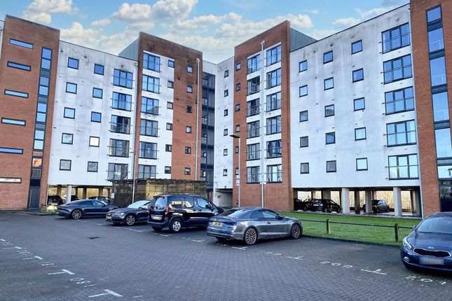 Pilgrims Way, Ladywell Point, M50 2 bed flat for sale