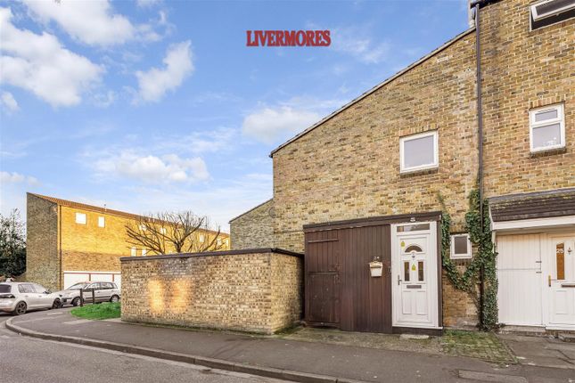 Wolsley Close, Crayford, Kent 3 bed end of terrace house for sale
