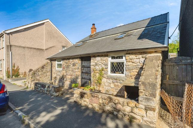 2 bedroom detached house for sale
