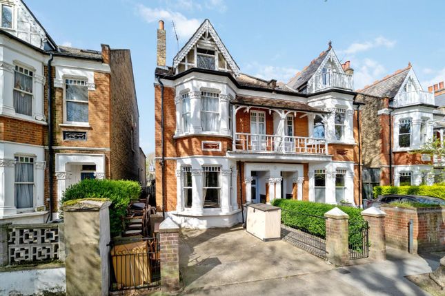 5 bedroom semi-detached house for sale