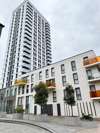 Denning Point, 33 Commercial Street... 3 bed flat for sale