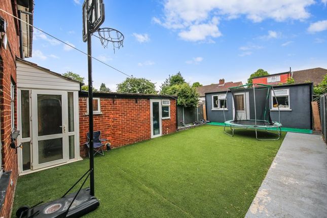 2 bedroom semi-detached house for sale