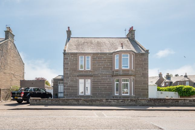 4 bed detached house