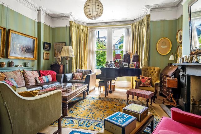 7 bedroom end of terrace house for sale