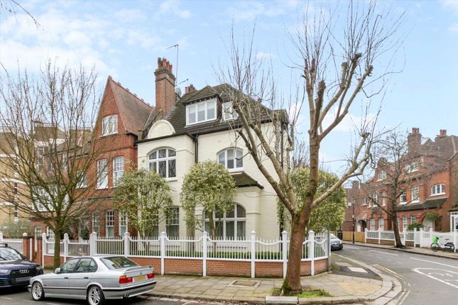 5 bedroom semi-detached house for sale