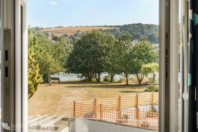 4 bedroom end of terrace house for sale