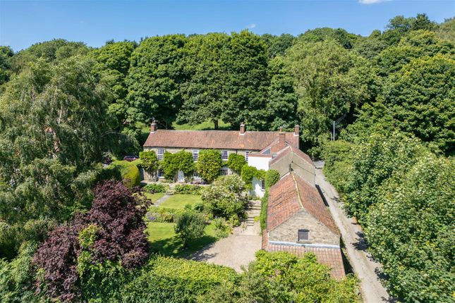 5 bed detached house
