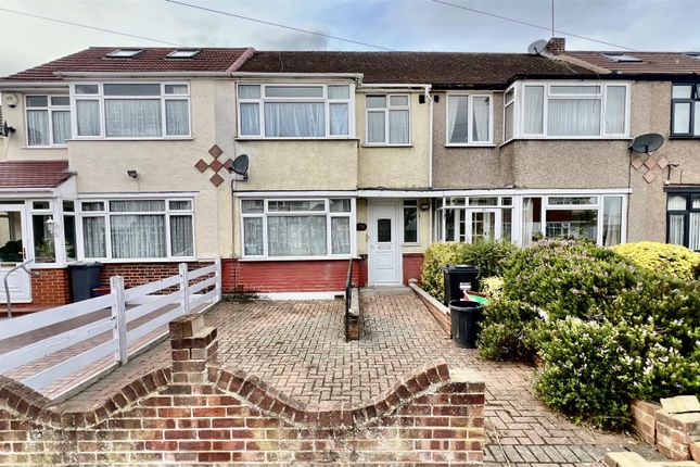 Hadley Gardens, Norwood Green UB2 3 bed terraced house for sale