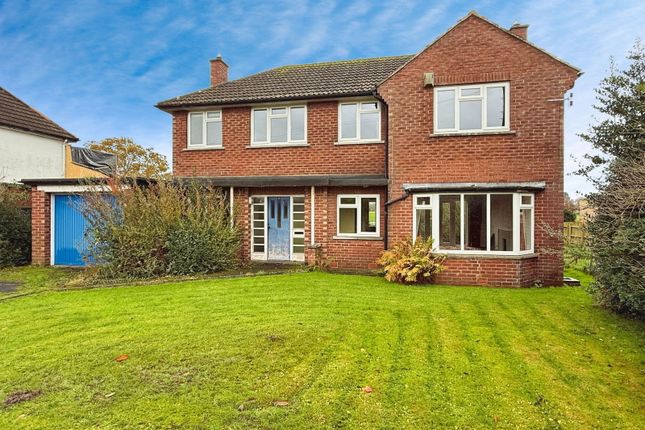 4 bed detached house