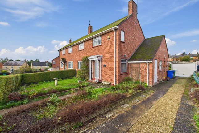 Sycamore Road, Greens Norton, NN12 3 bed semi